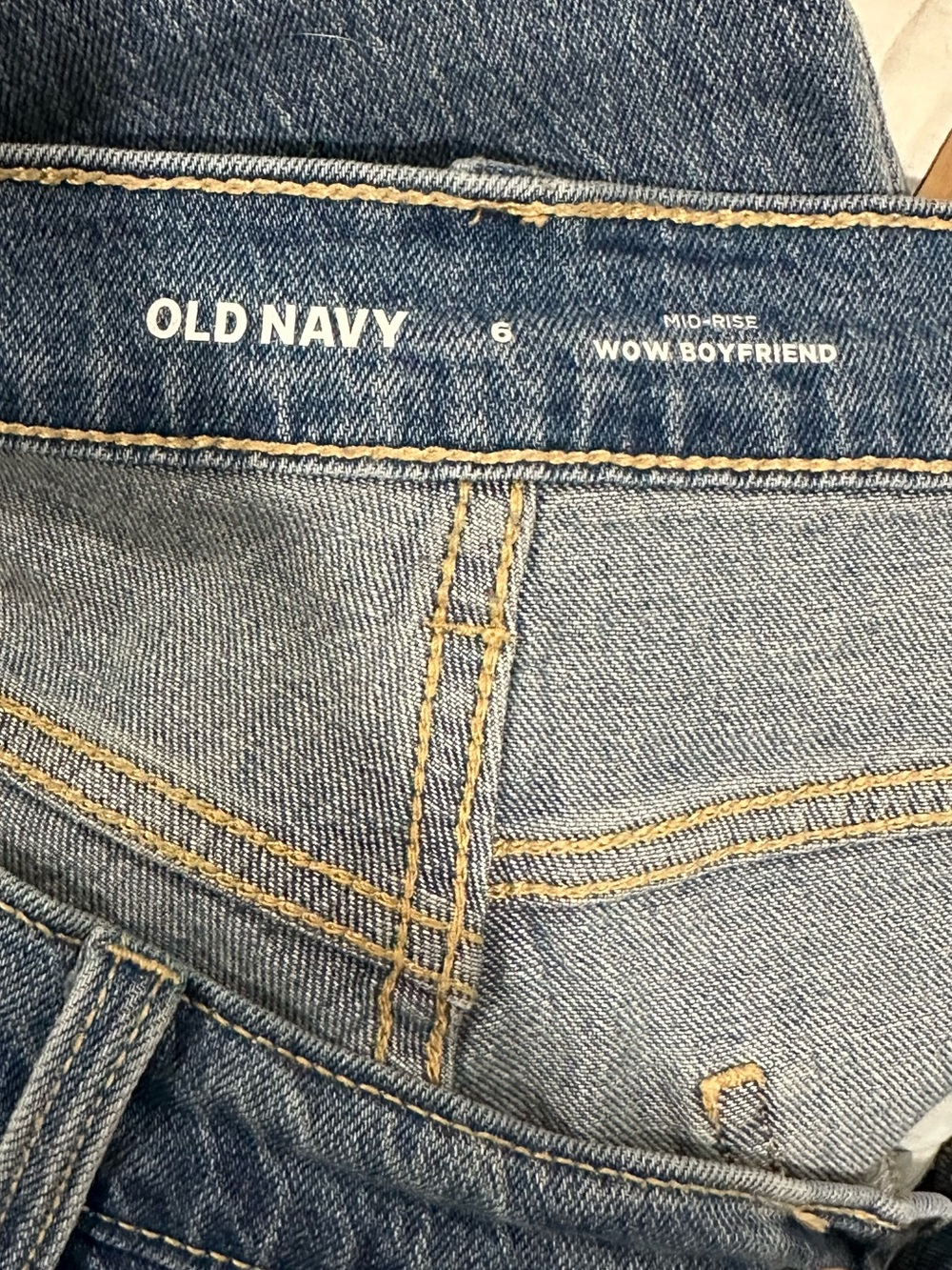 Old Navy Mid-Rise Wow Boyfriend Straight Women’s Jeans Size 6 Like New - Picture 11 of 15